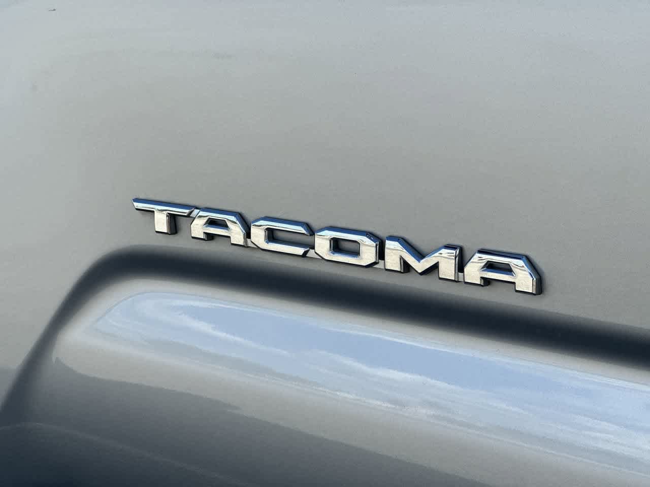 Used 2019 Toyota Tacoma SR5 RWD image 12