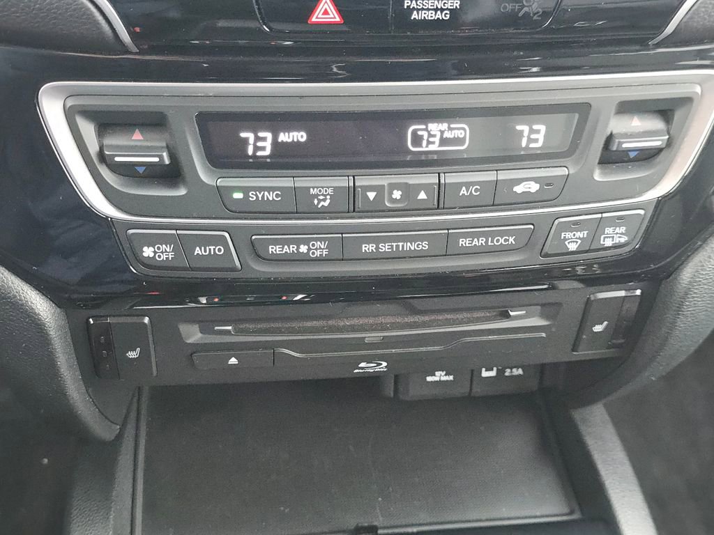 Used 2021 Honda Pilot Touring image 32