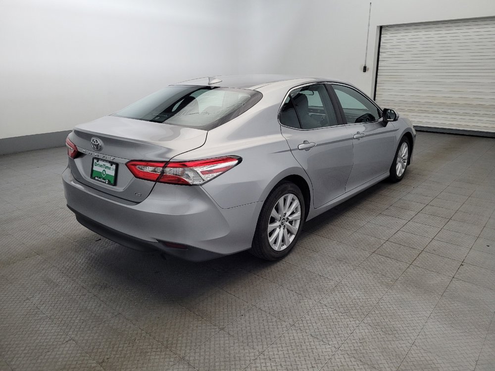 Used 2019 Toyota Camry LE image 9