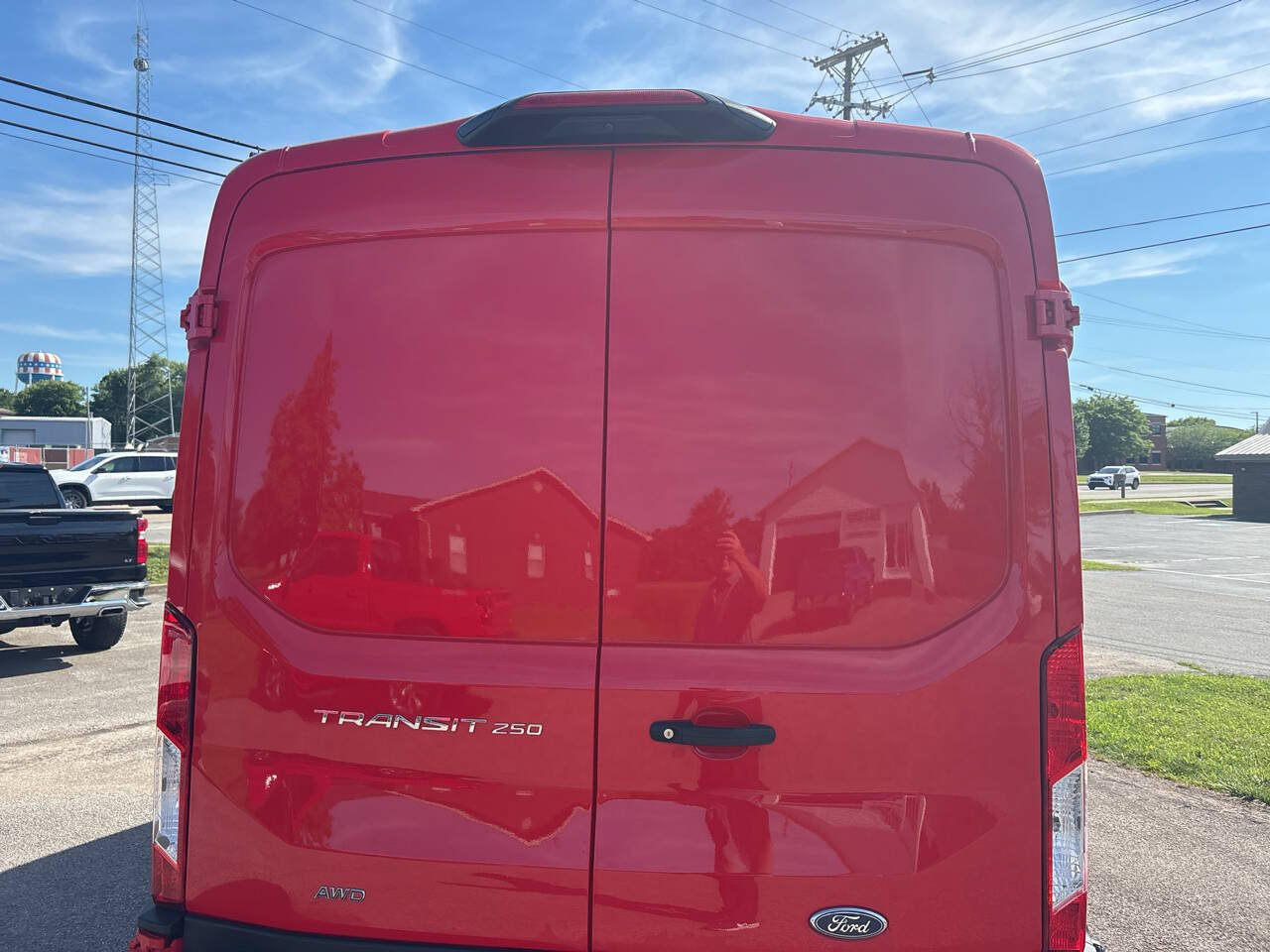 Used 2023 Ford Transit 250 Medium Roof AWD image 12