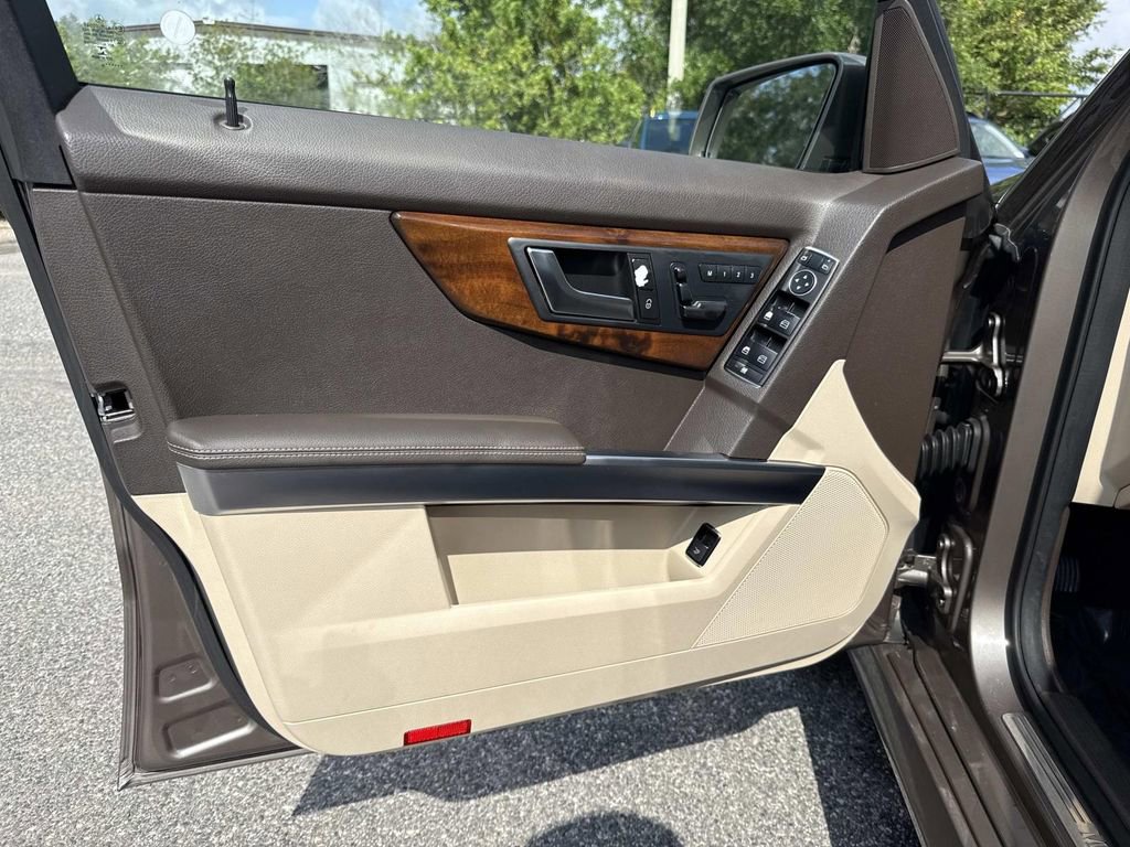 Used 2015 Mercedes-Benz GLK 350 2WD image 21