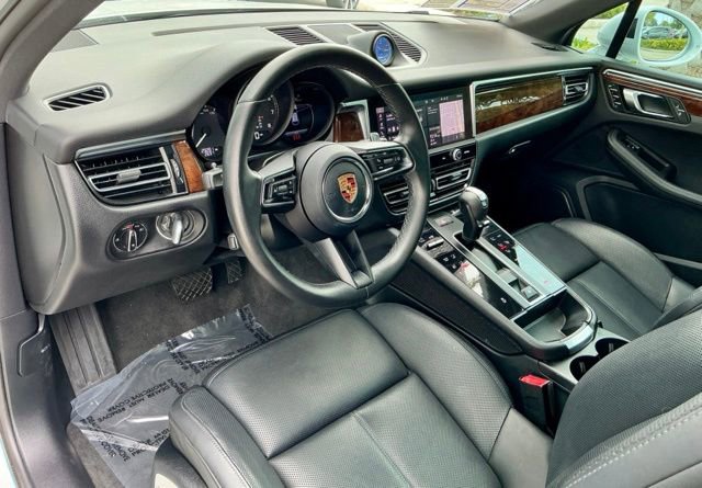 Used 2023 Porsche Macan AWD/4WD image 20