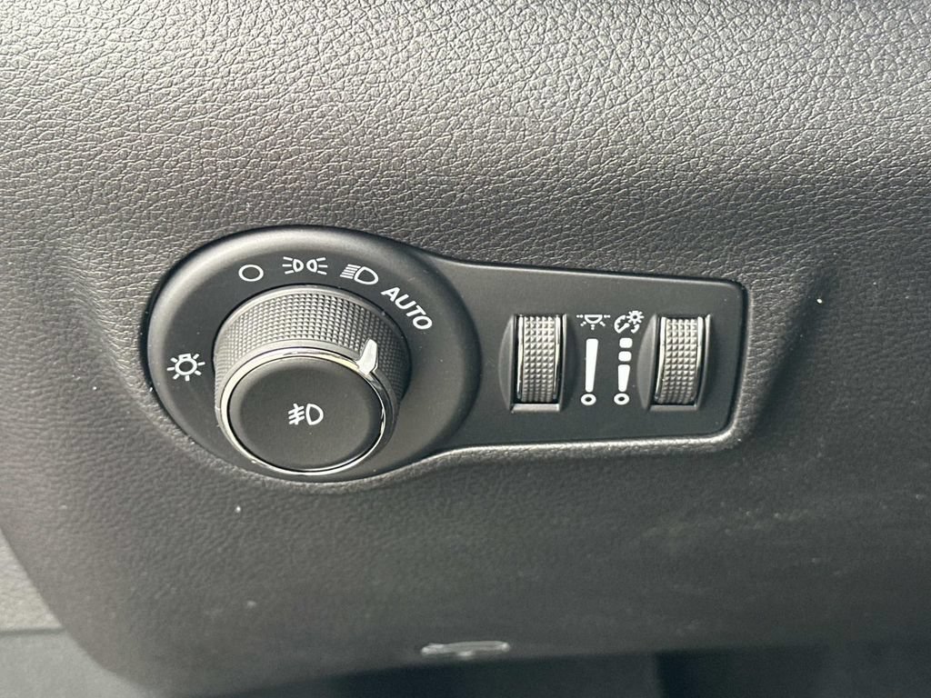 New 2026 Jeep Compass Latitude AWD/4WD image 30