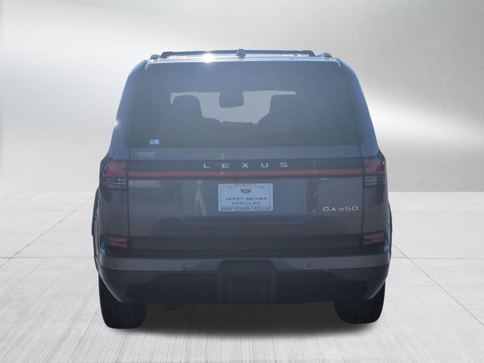 Used 2024 Lexus GX 550 w/ Accessory Package (2T) image 5