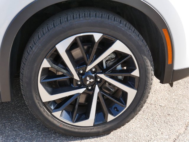 Used 2024 Mitsubishi Outlander SE AWD/4WD image 7