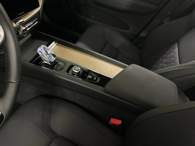 Certified 2026 Volvo XC60 B5 Plus AWD/4WD image 14