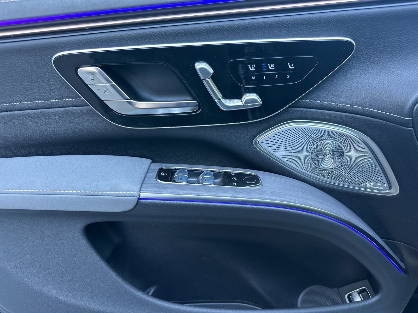 New 2026 Mercedes-Benz EQS 400 4MATIC SUV image 11