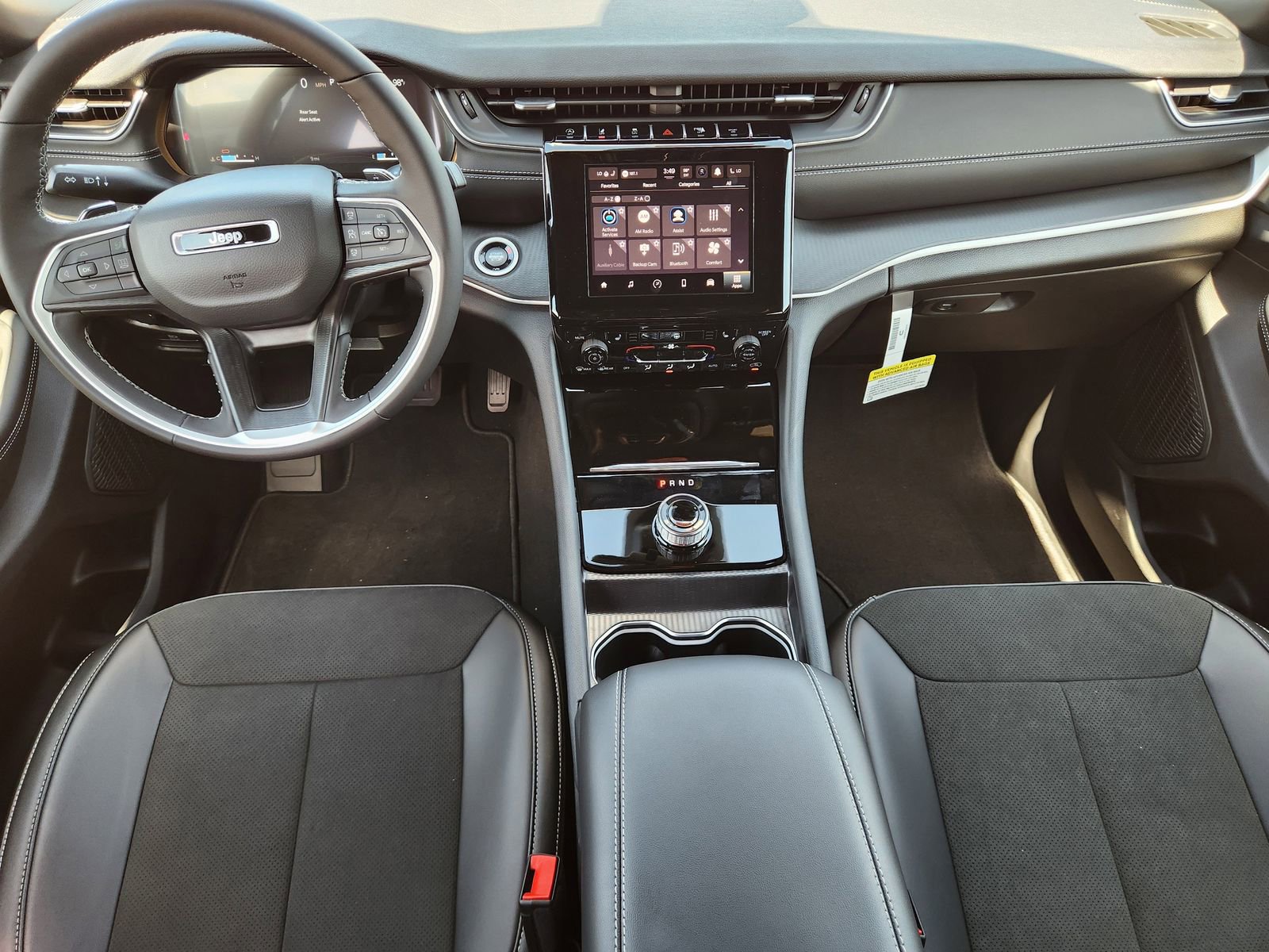 New 2025 Jeep Grand Cherokee Altitude image 17