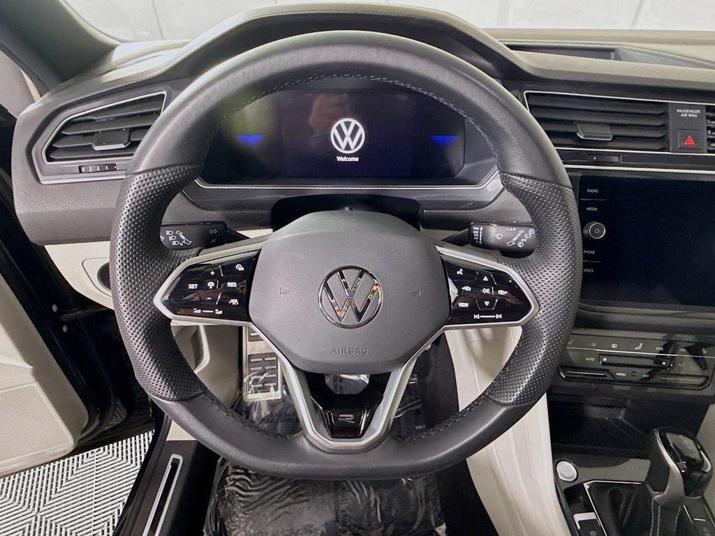 Used 2024 Volkswagen Tiguan SE R-Line AWD/4WD image 19