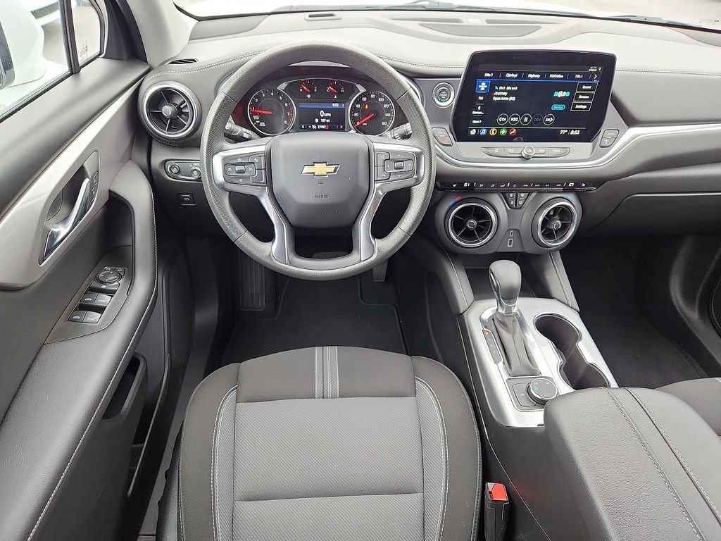 Used 2025 Chevrolet Blazer LT AWD/4WD image 11