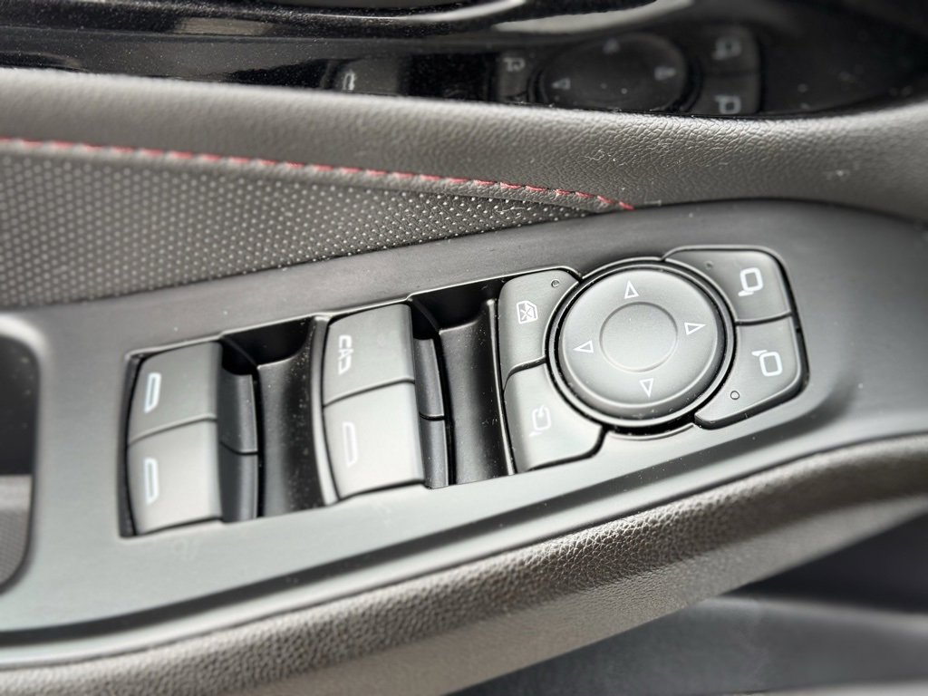 Used 2023 Chevrolet Traverse RS image 23