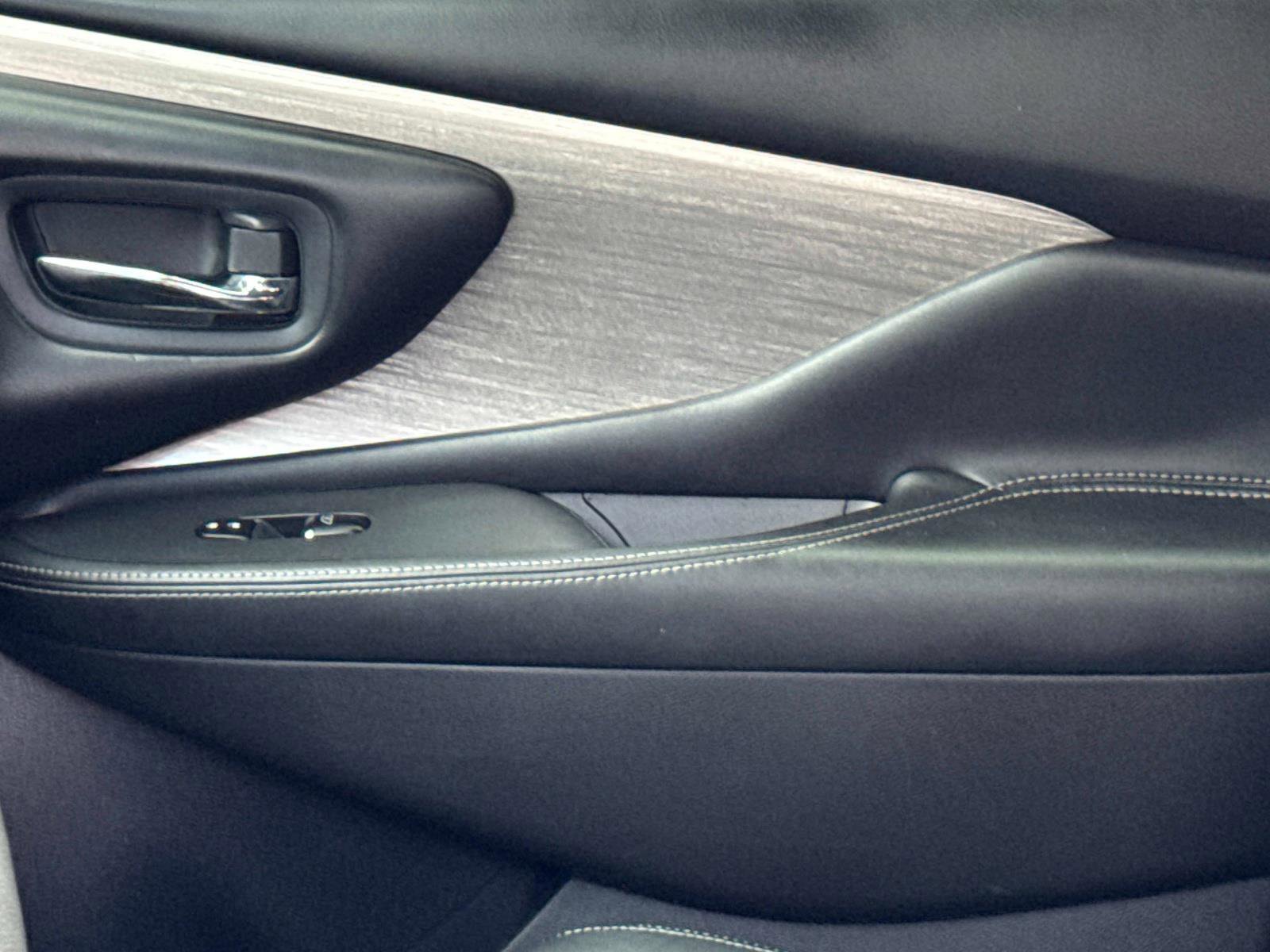 Used 2016 Nissan Murano Platinum w/ Platinum Technology Package image 23