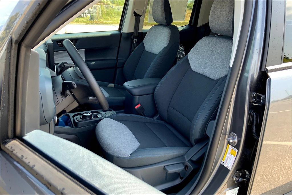 New 2025 Ford Maverick XLT FWD image 9
