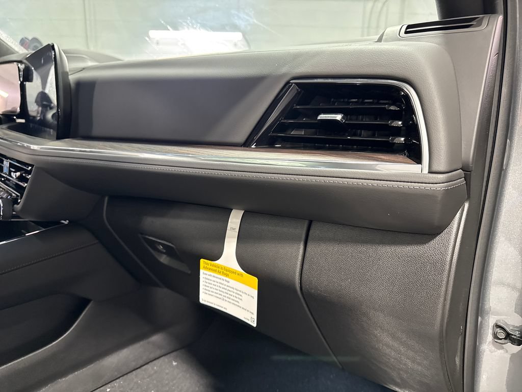 New 2026 Chevrolet Suburban Z71 w/ Z71 Off-Road Package AWD/4WD image 39
