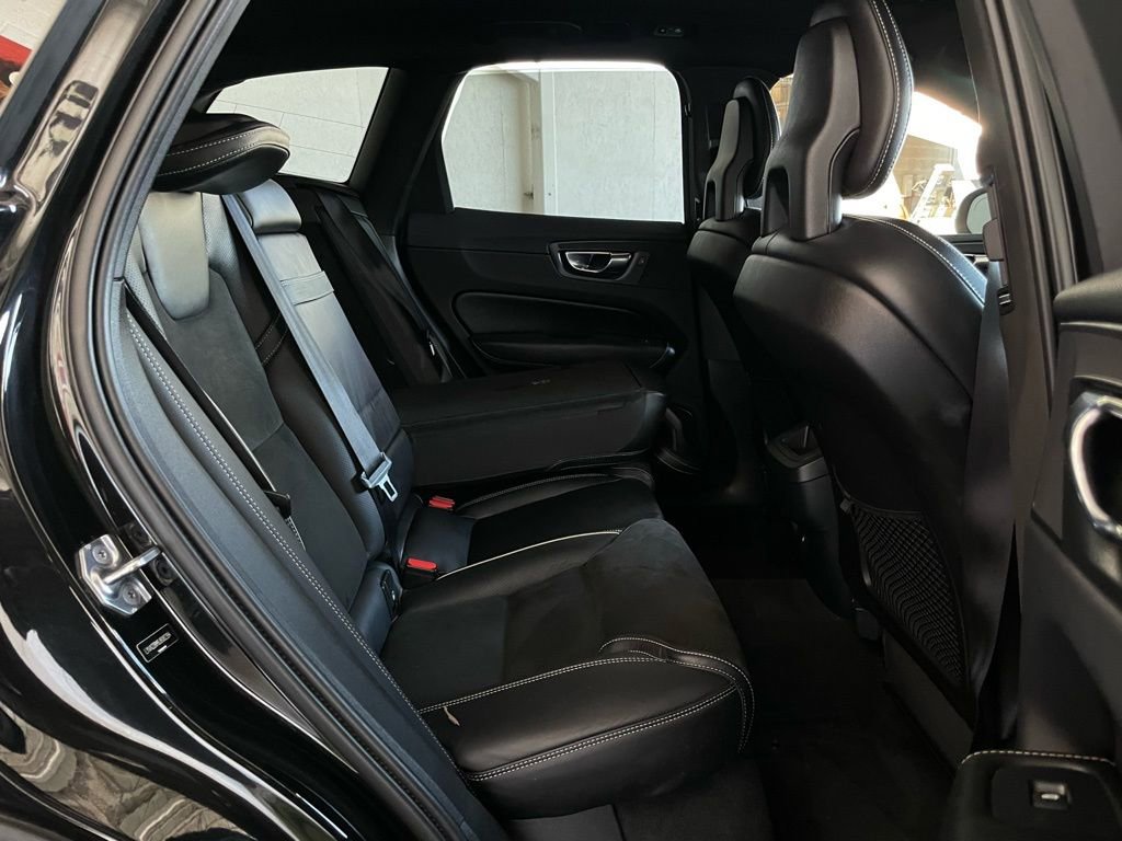 Used 2018 Volvo XC60 T6 R-Design w/ Convenience Package image 20