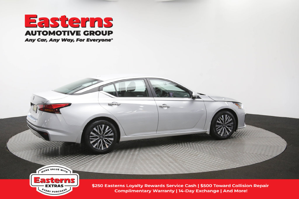 Used 2023 Nissan Altima 2.5 SV FWD image 44