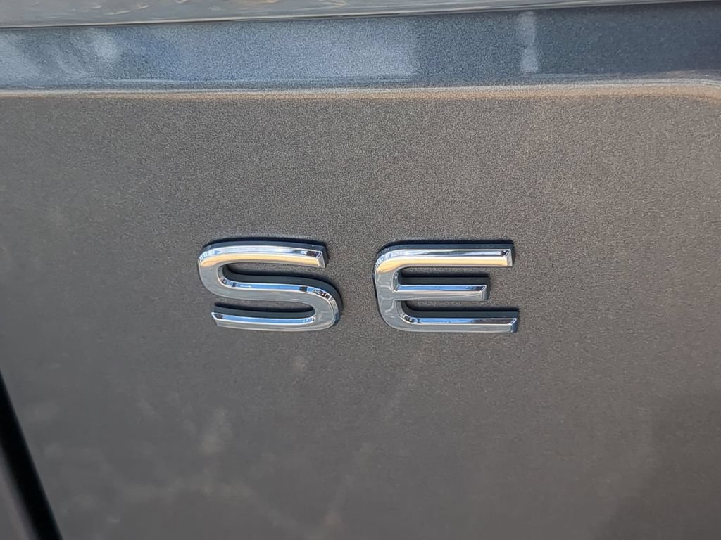 Used 2024 Volkswagen Atlas SE AWD/4WD image 11