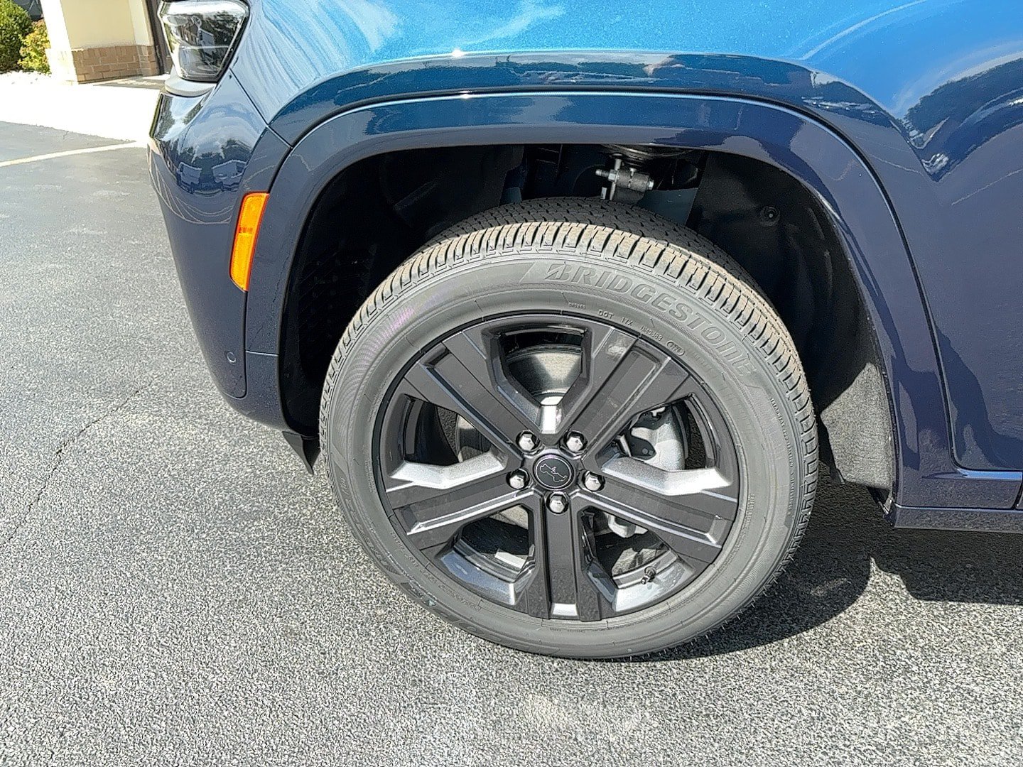 New 2027 Jeep Grand Cherokee L Limited AWD/4WD image 2