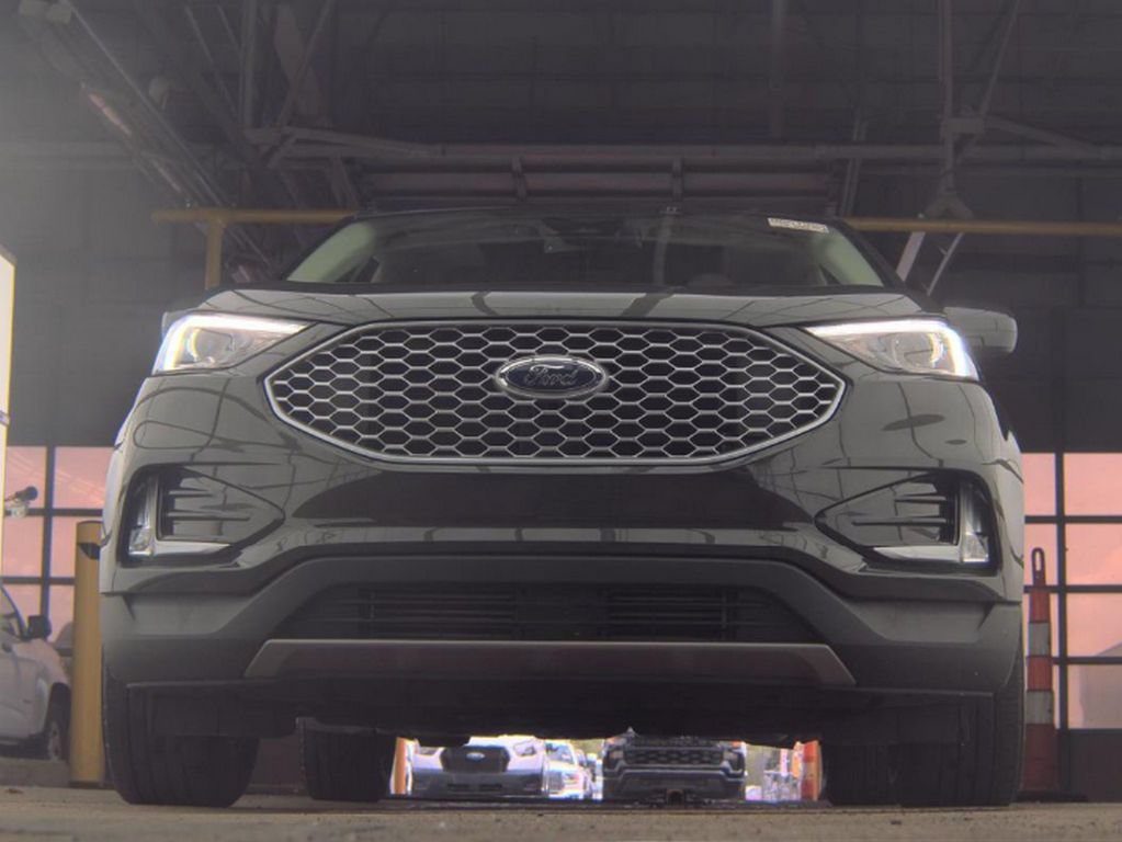 Used 2023 Ford Edge SEL w/ Convenience Package AWD/4WD image 4