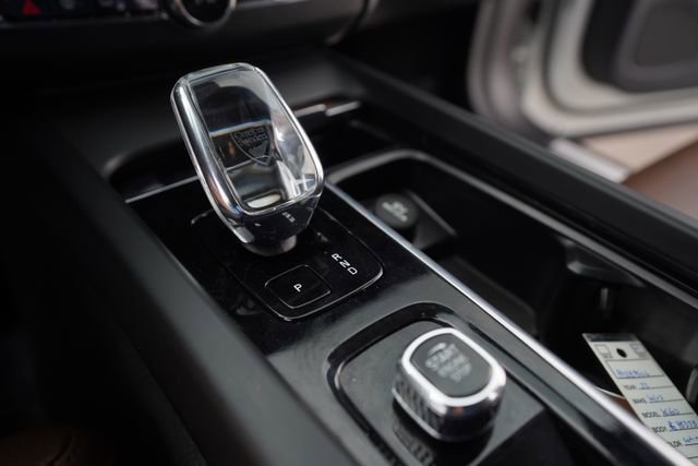 Used 2023 Volvo XC60 T8 Ultimate w/ Climate Package image 26