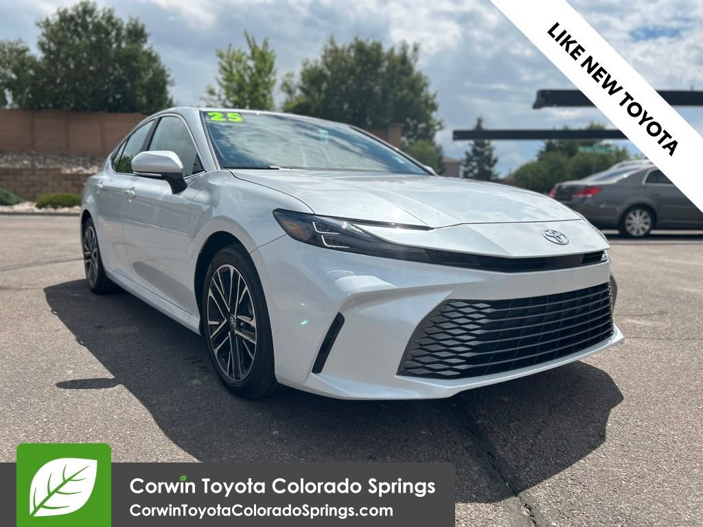 Used 2025 Toyota Camry XLE image 1