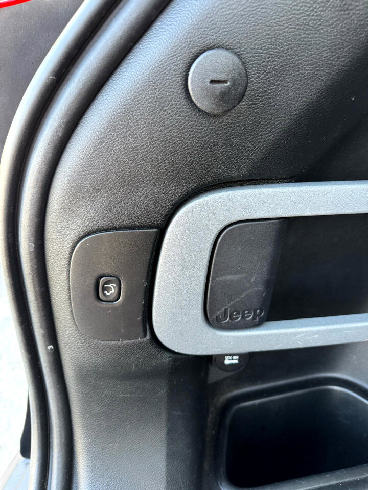 Used 2018 Jeep Cherokee Limited w/ High Altitude Package image 22