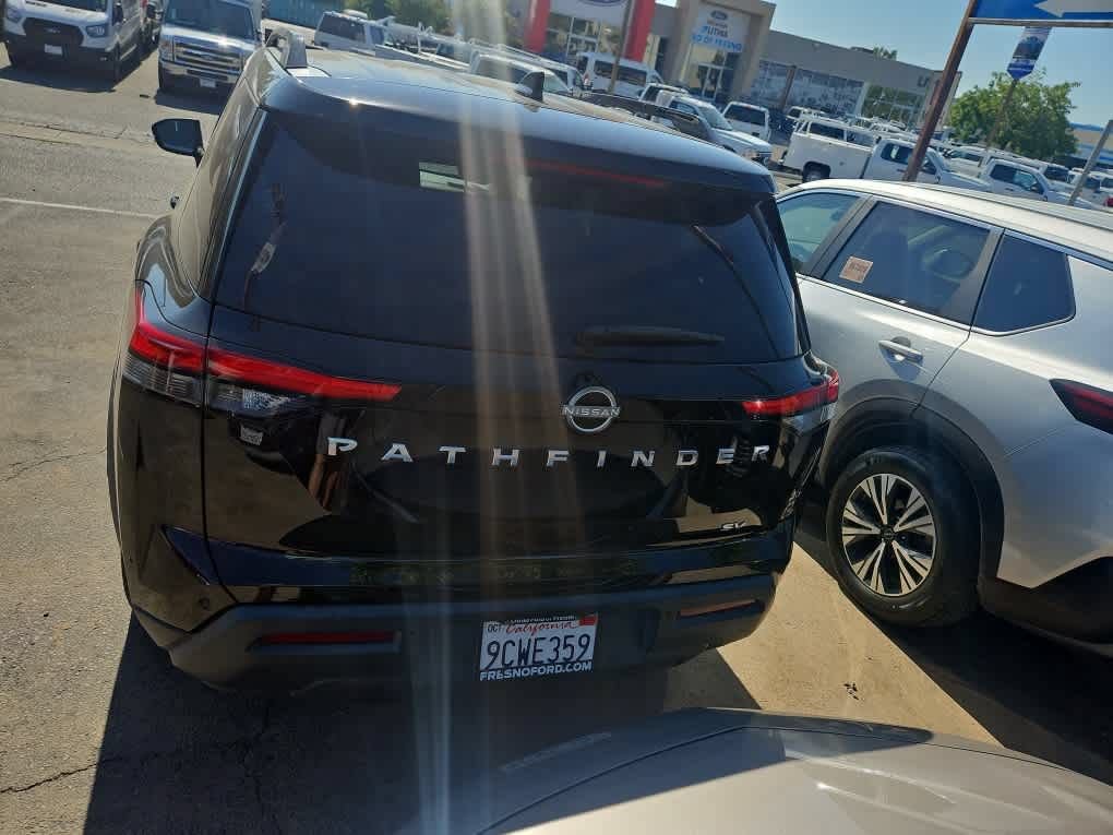 Used 2022 Nissan Pathfinder SV FWD image 7