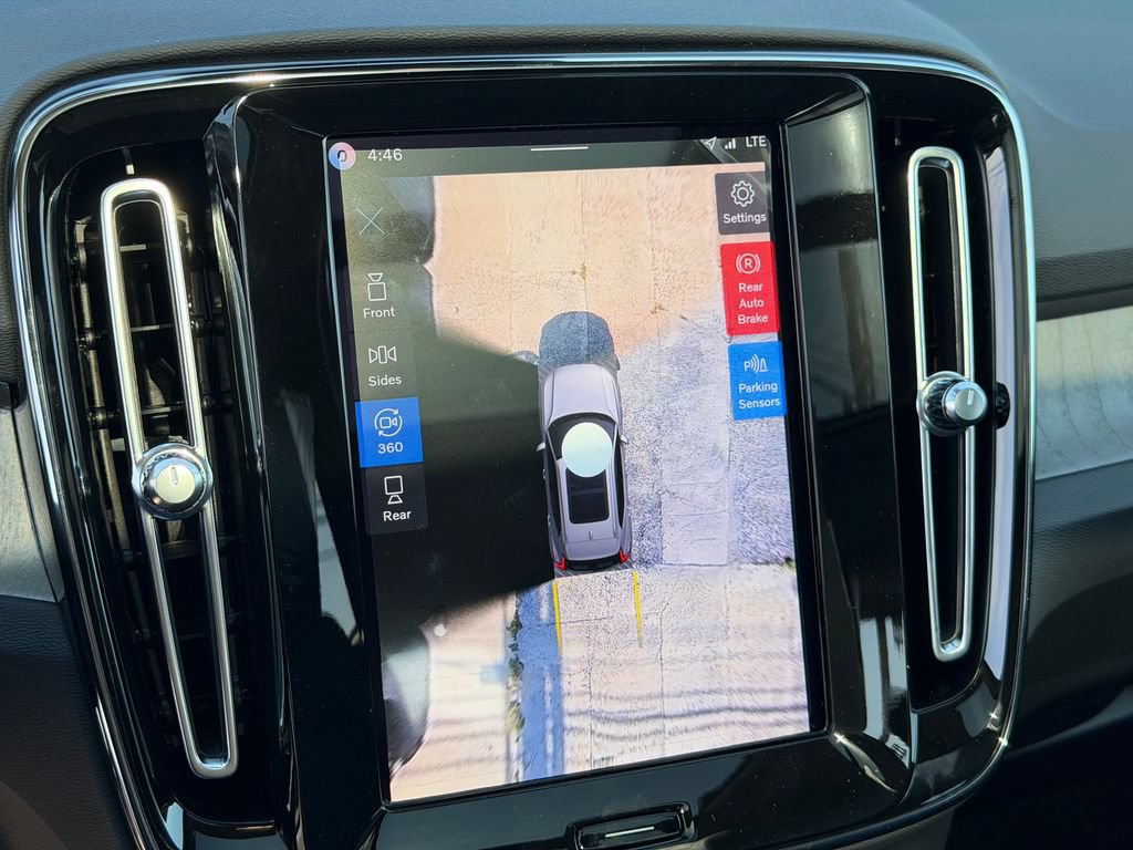 New 2026 Volvo XC40 B5 Plus w/ Climate Package AWD/4WD image 23
