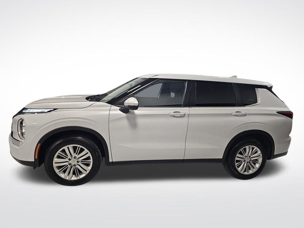 Used 2022 Mitsubishi Outlander ES image 8