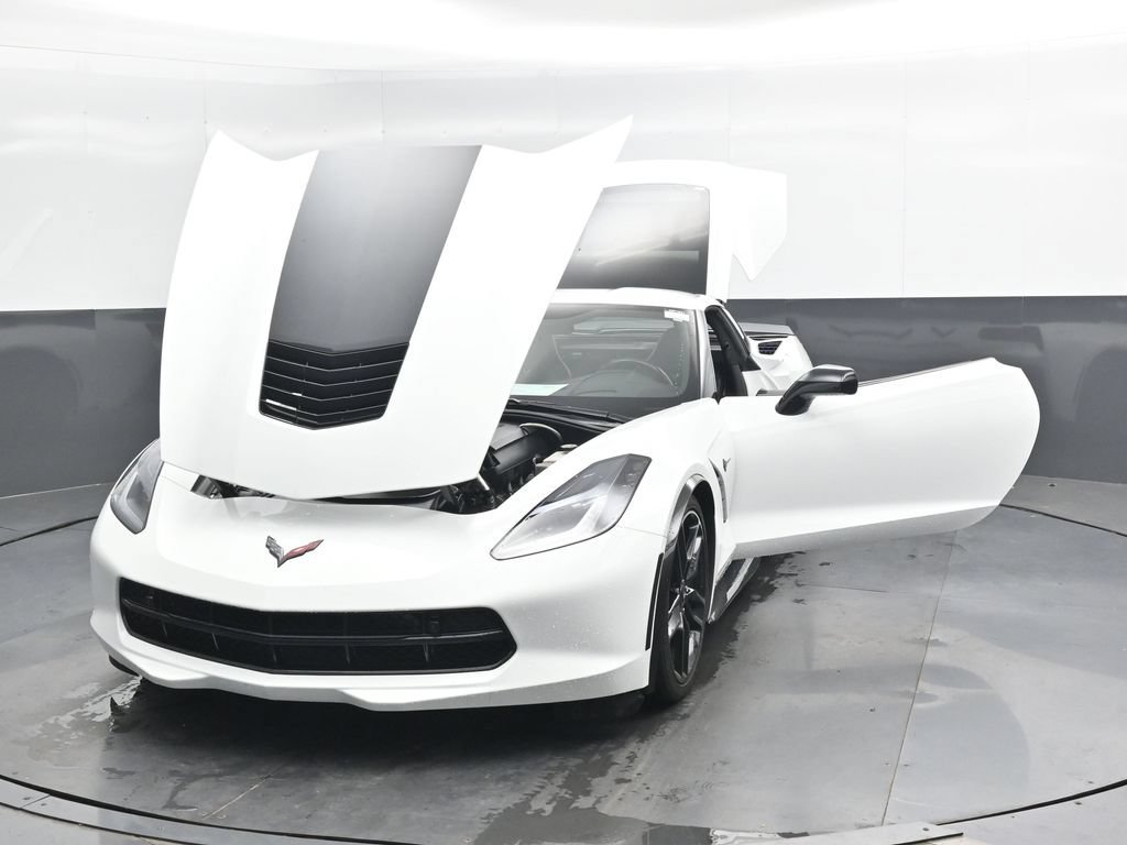 Used 2018 Chevrolet Corvette Stingray Coupe RWD image 48