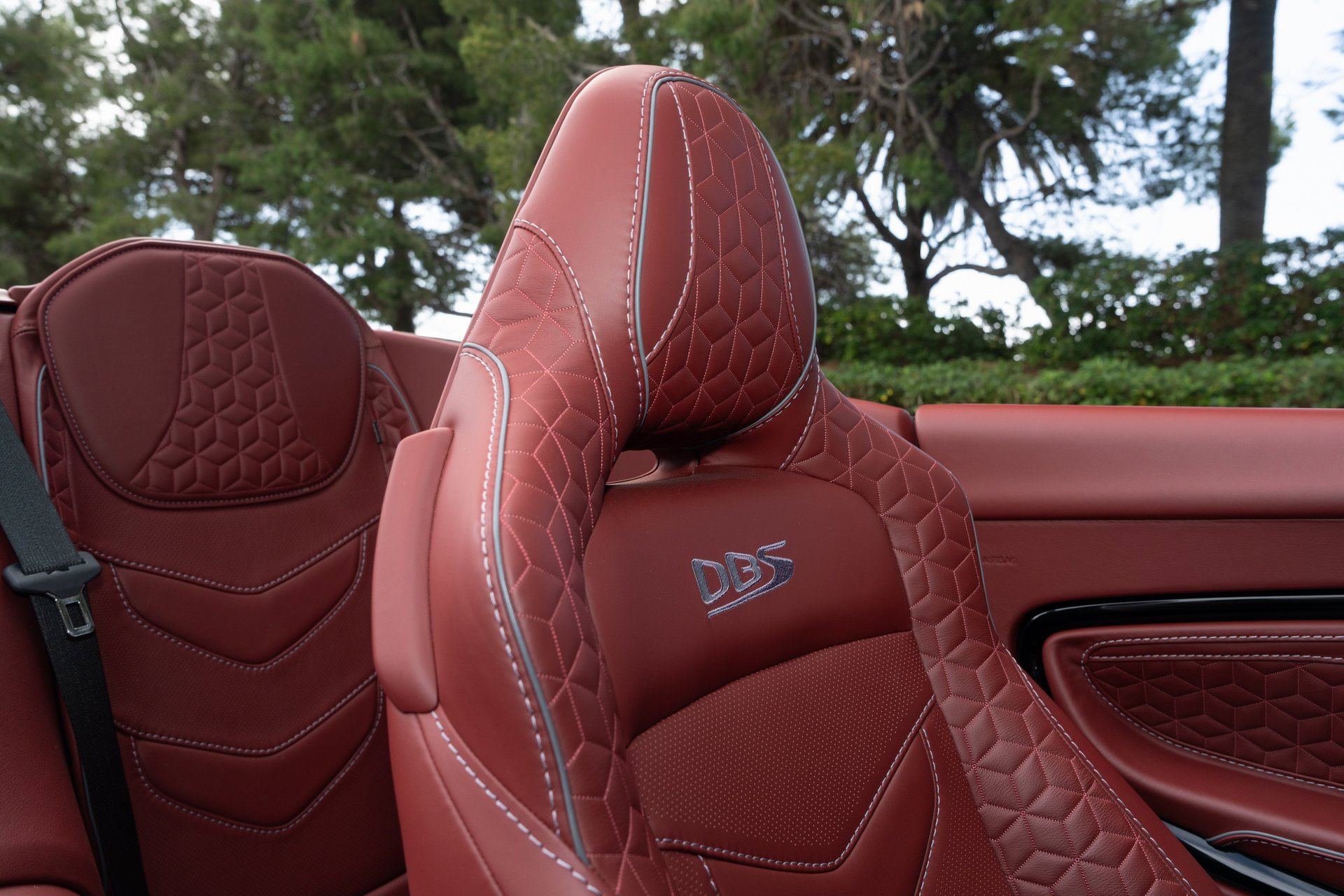 Used 2021 Aston Martin DBS Superleggera Volante image 24