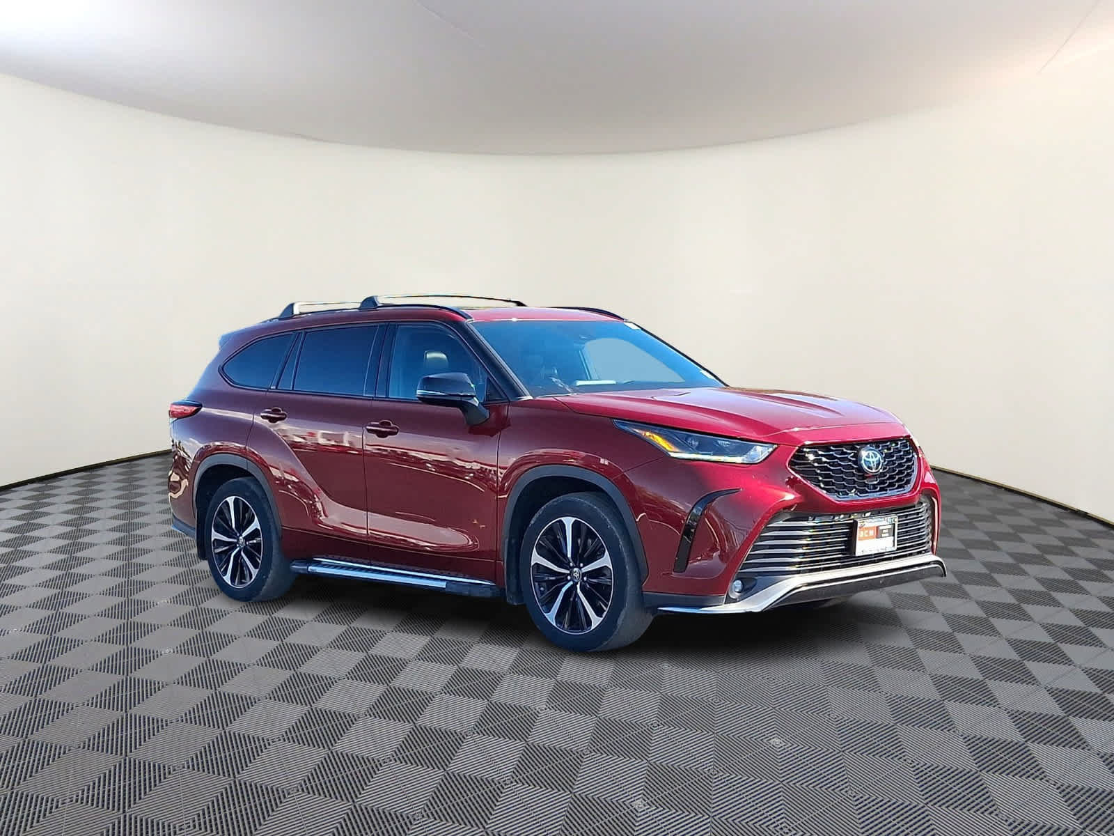 Used 2022 Toyota Highlander XSE AWD/4WD image 4