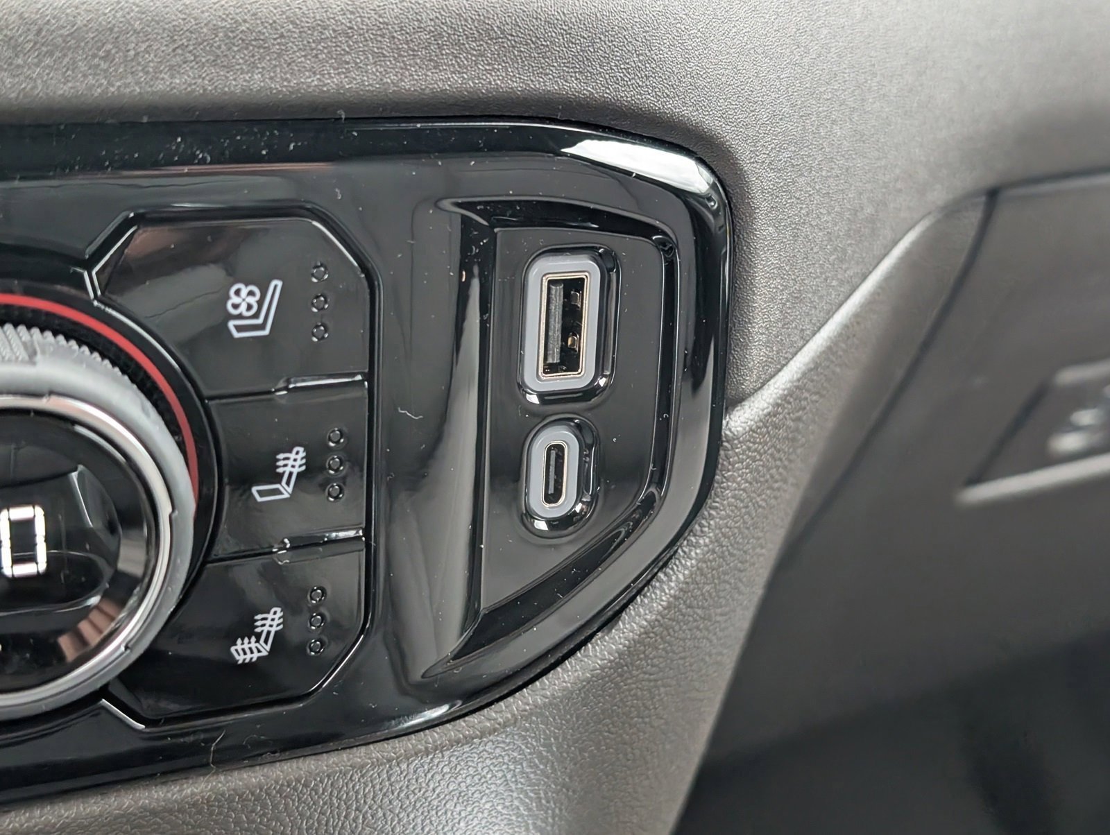 New 2026 Chevrolet Silverado 2500 LTZ w/ LTZ Premium Package image 25