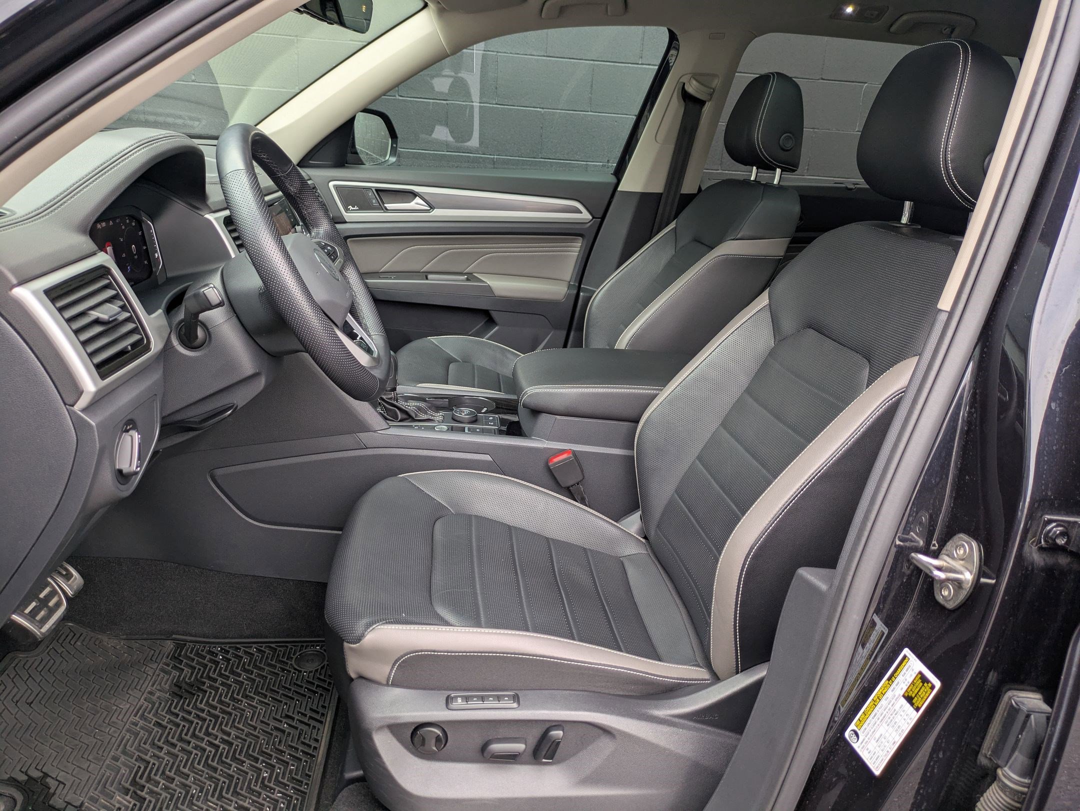 Used 2022 Volkswagen Atlas SEL Premium image 22