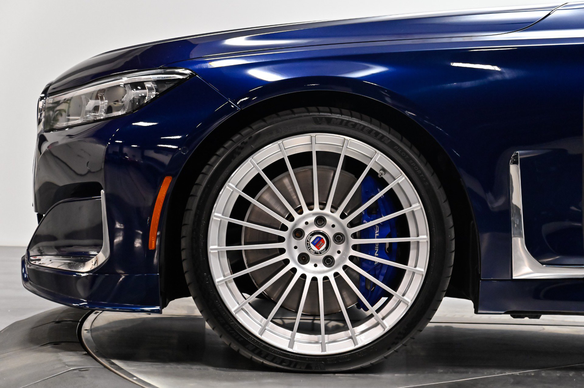 Used 2022 BMW ALPINA B7 xDrive AWD/4WD image 68