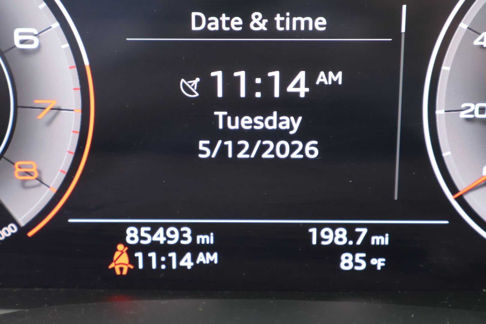 Used 2019 Audi Q8 Prestige w/ Luxury Package AWD/4WD image 23