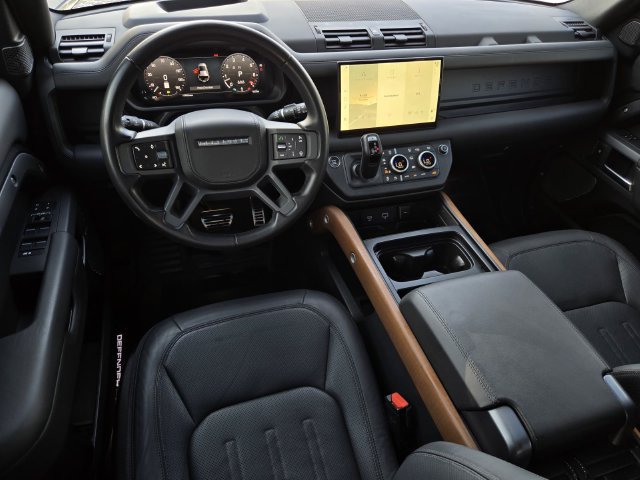 Used 2023 Land Rover Defender 110 X AWD/4WD image 18