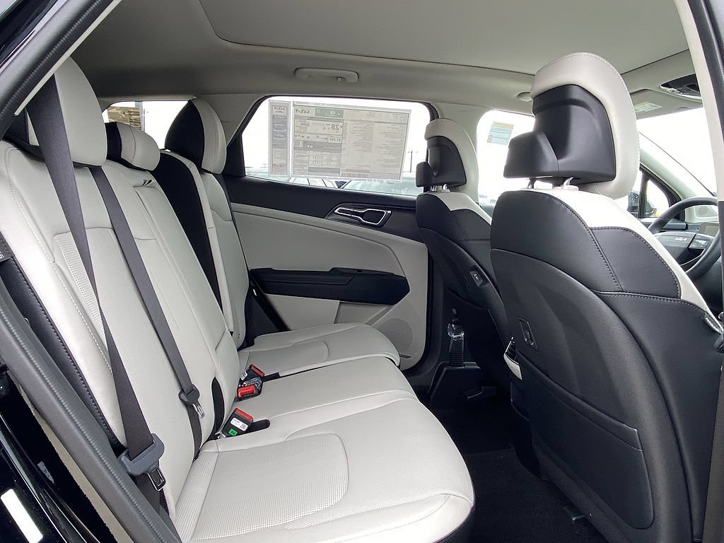 New 2026 Kia Sportage EX FWD image 21