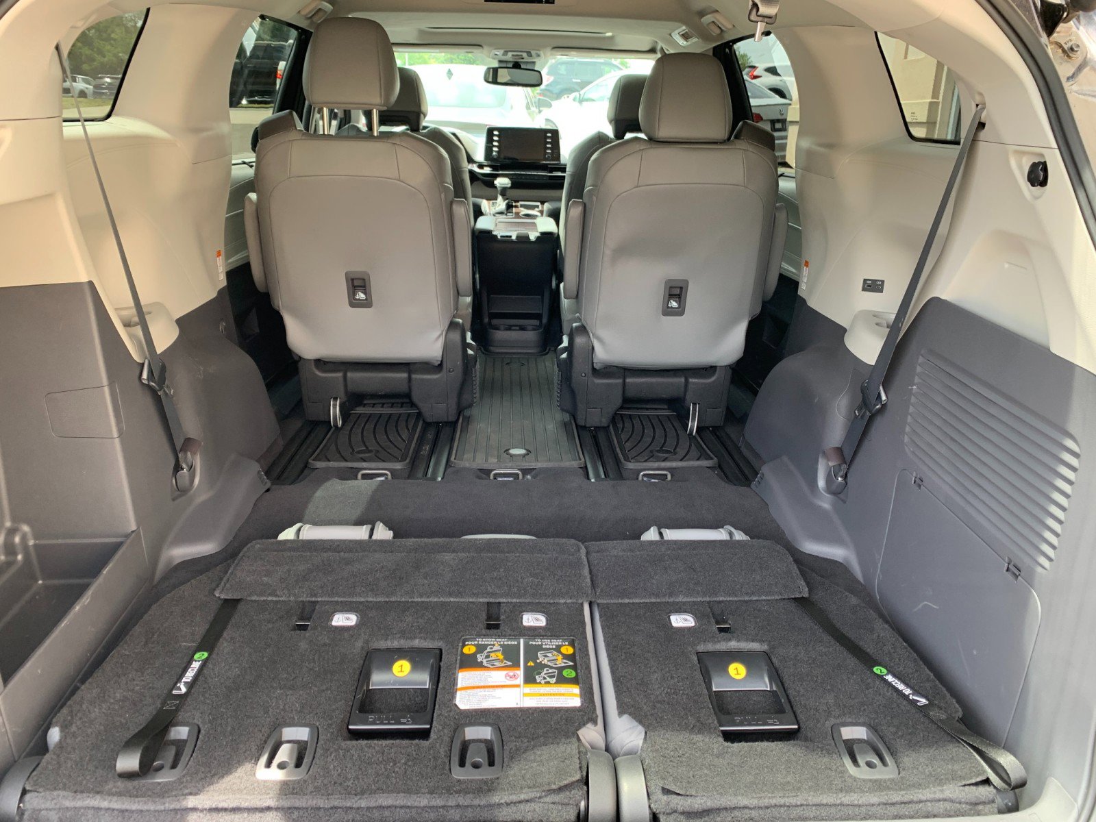 Used 2022 Toyota Sienna XLE AWD/4WD image 10