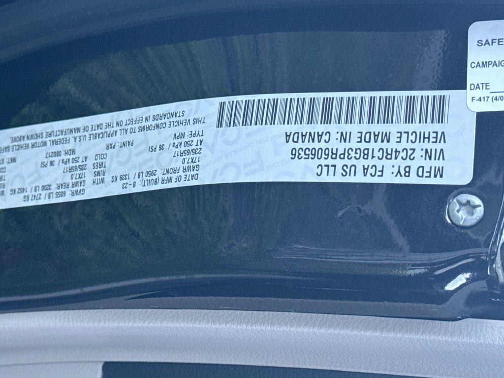 Used 2023 Chrysler Pacifica Touring-L FWD image 35