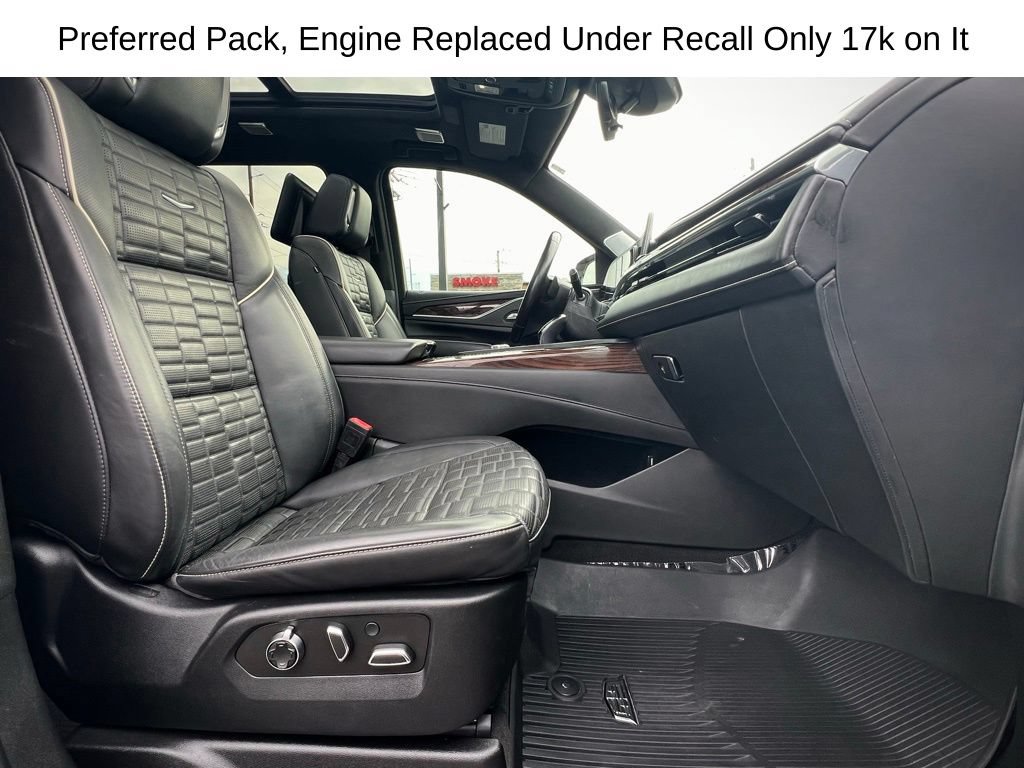 Used 2022 Cadillac Escalade ESV Sport Platinum w/ LPO, ONYX Package AWD/4WD image 39