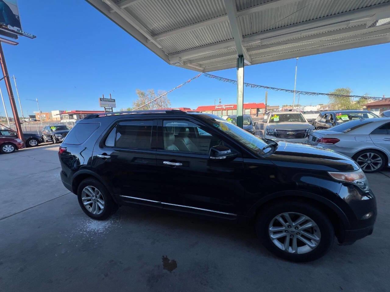 Used 2014 Ford Explorer XLT w/ Equipment Group 202A FWD image 18
