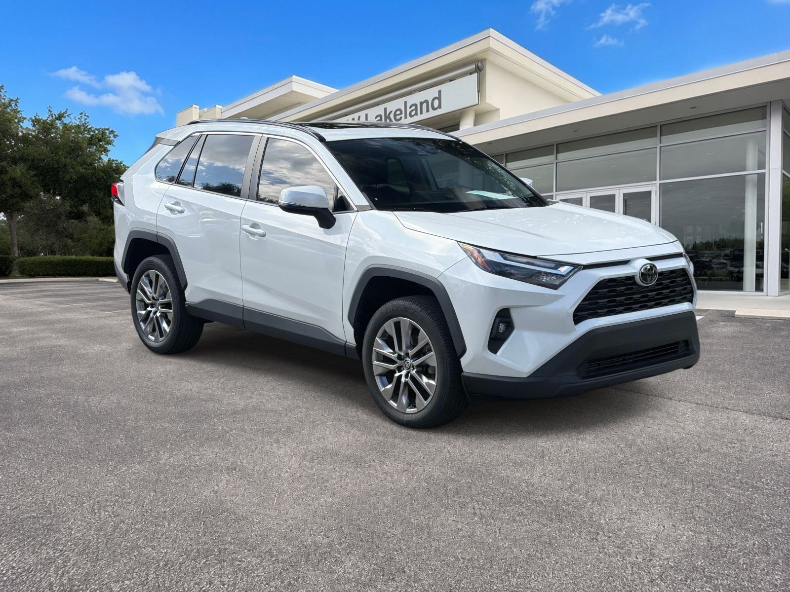 Used 2023 Toyota RAV4 XLE Premium FWD image 1