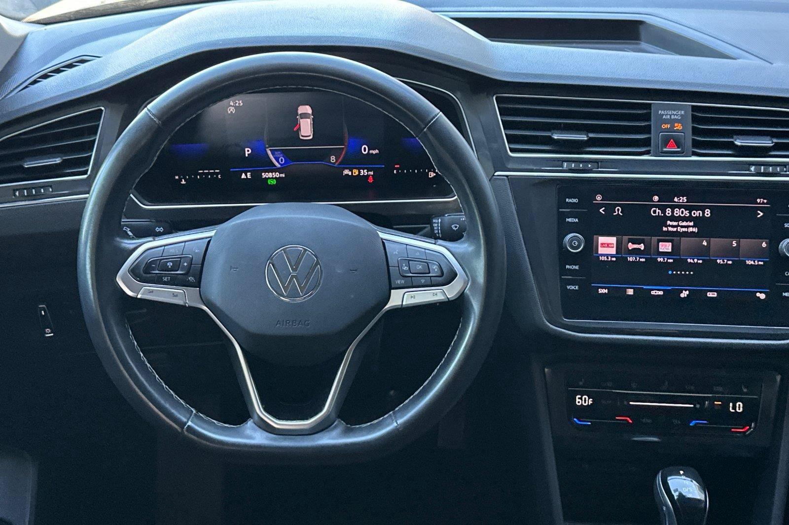 Certified 2023 Volkswagen Tiguan SE FWD image 14