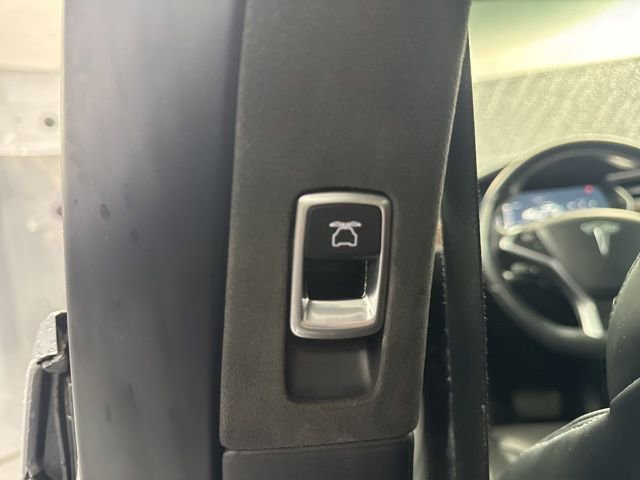 Used 2016 Tesla Model X 90D image 29