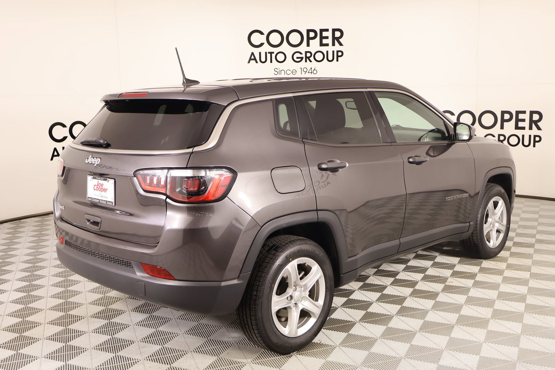 Used 2023 Jeep Compass Sport image 18