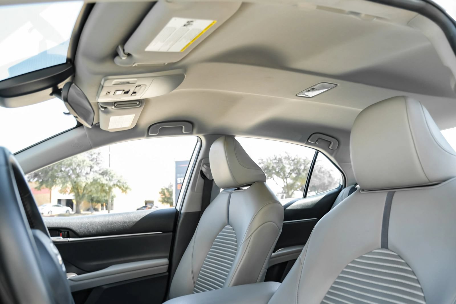 Used 2023 Toyota Camry SE FWD image 31