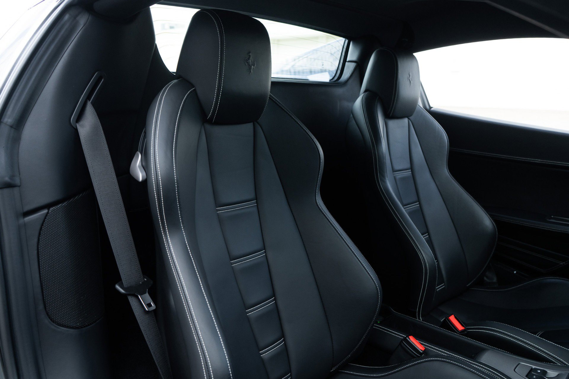 Used 2013 Ferrari 458 Spider image 29