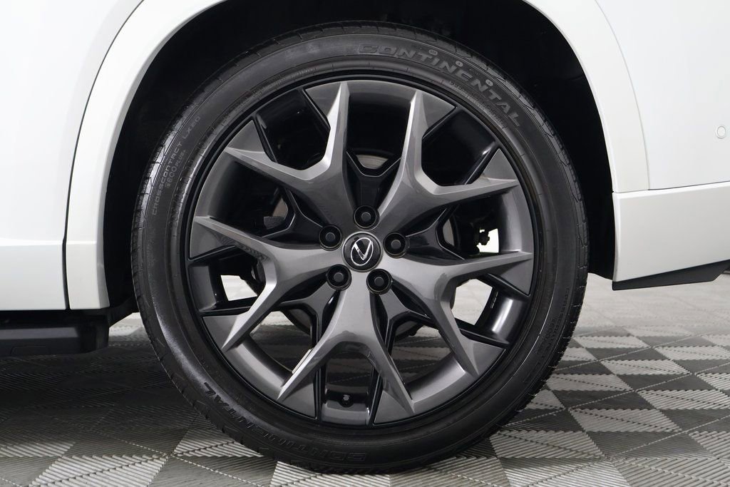 Certified 2025 Lexus TX 500h AWD w/ Technology Package image 17