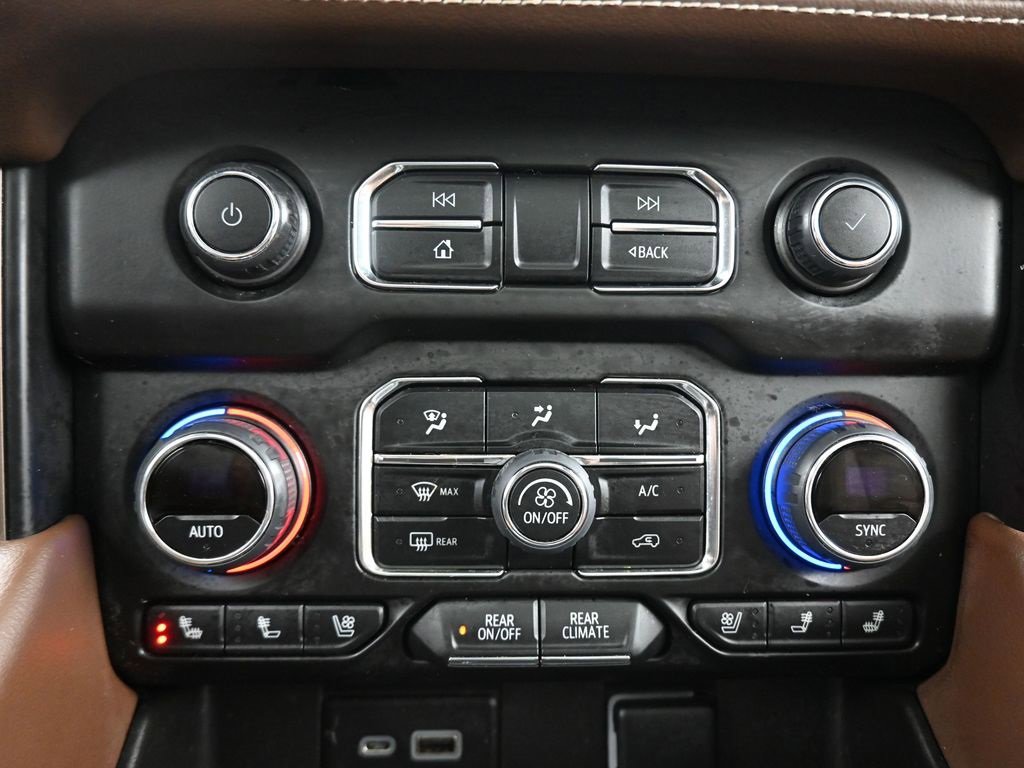 Used 2023 Chevrolet Suburban High Country w/ Premium Package 2 image 27